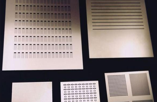 光刻掩模版在半导体制造中的作用（光刻掩模版的重要性解析）